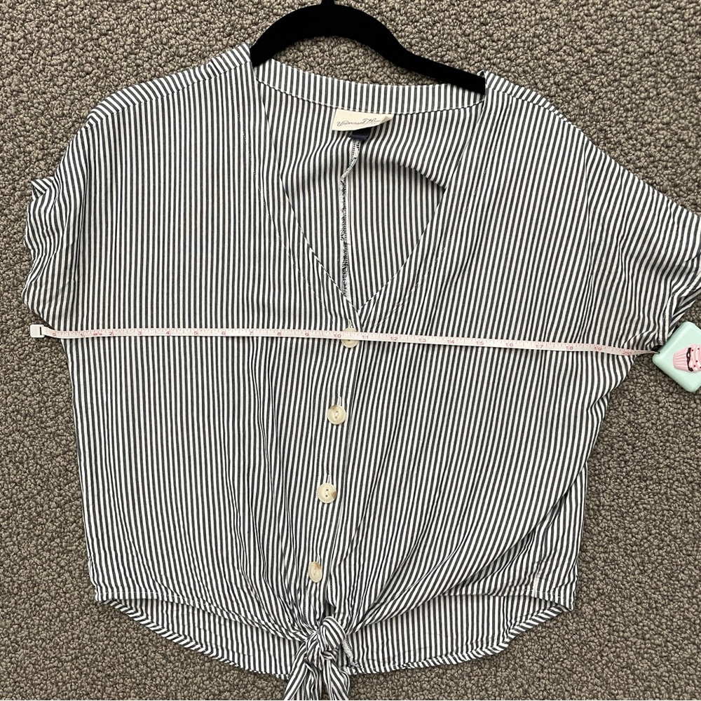 Universal thread stripe button front v neck tie knot shirt - Picture 4 of 7